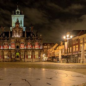 City Hall of Delft at night by Peter Voogd