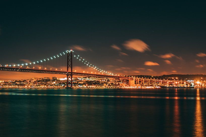 Lisbon by Hello Pompoyo
