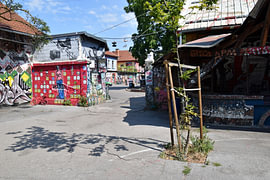 Metelkova 3 by Erik Buitenhuis