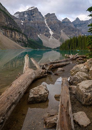 Moraine Lake, Banff National Park, Alberta, Canada van Alexander Ludwig