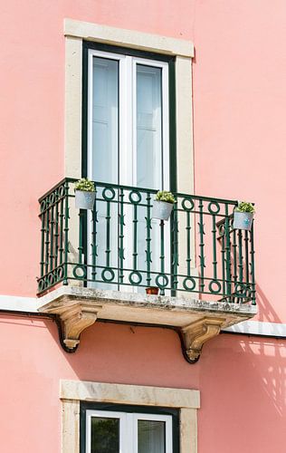 Façade rose à Alfama