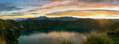 Sunrise Lake Quilotoa van Niels  Claassen