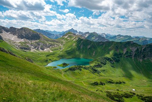 Uitzicht over de Schrecksee naar de Allgäuer Alpen