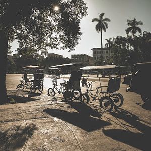 fietstaxi in Havana Cuba van Emily Van Den Broucke