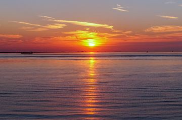 Zonsondergang coucher de soleil Sonnenuntergang van Siem de Vos