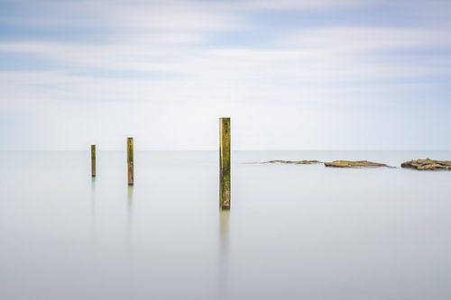 Ruhe an der französischen Küste von Claire van Dun