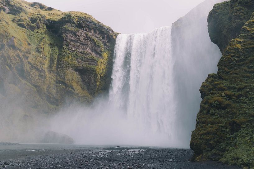 Skogafoss waterval  van Thea.Photo