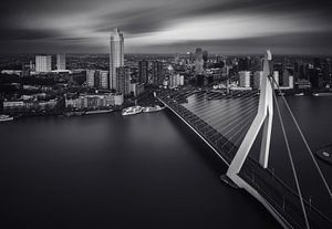 Skyline Rotterdam in zwart-wit van Ronne Vinkx