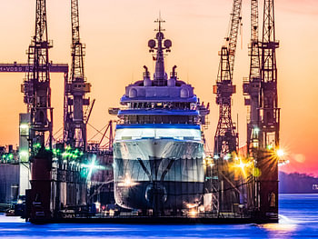 2015-02-18 mega yacht eclipse