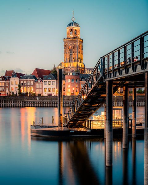 Deventer in het avond licht van Thomas Bartelds