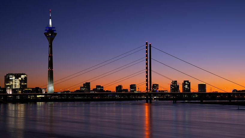 Skyline of Düsseldorf, Germany by Alexander Ludwig