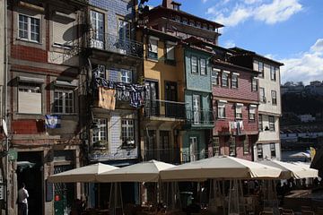 Straat, Porto, Portugal van themovingcloudsphotography