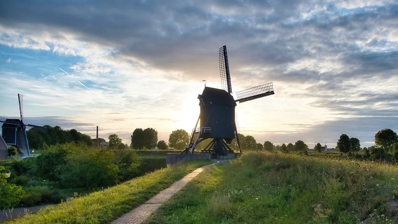 Molen in avondlicht vesting Heusden van Hans Janssen