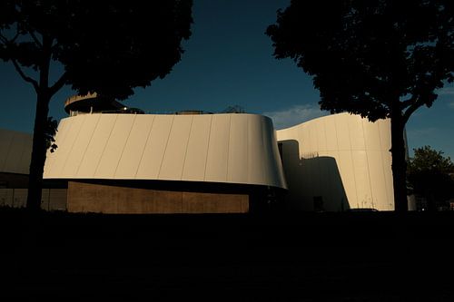 Ozeaneum Stralsund in het avondlicht