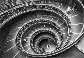 Escalier en colimaçon au musée du Vatican sur Marcel van Balken