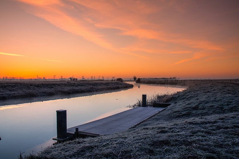 Zonsopkomst op een koude ochtend van Rick van de Kraats