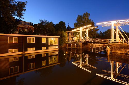 Pont Jan Pieterszoon Coen sur le Leidse Rijn à Utrecht sur Donker Utrecht