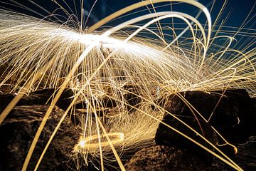 Lightpainting fotografie met brandend staalwol van Fotografiecor .nl