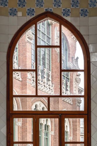De l'intérieur à l'extérieur du bâtiment