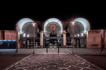 Der Bahnhof von Arles bei Nacht von Werner Lerooy