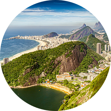 Panorama landschapsgezicht van de Suikerbroodberg naar Rio de Janeiro van Dieter Walther