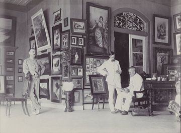 Studio photo, 1912 sur Currently Past