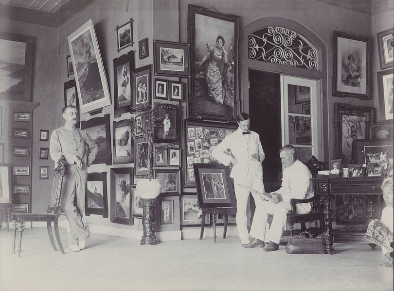 Photo studio, 1912 by Currently Past