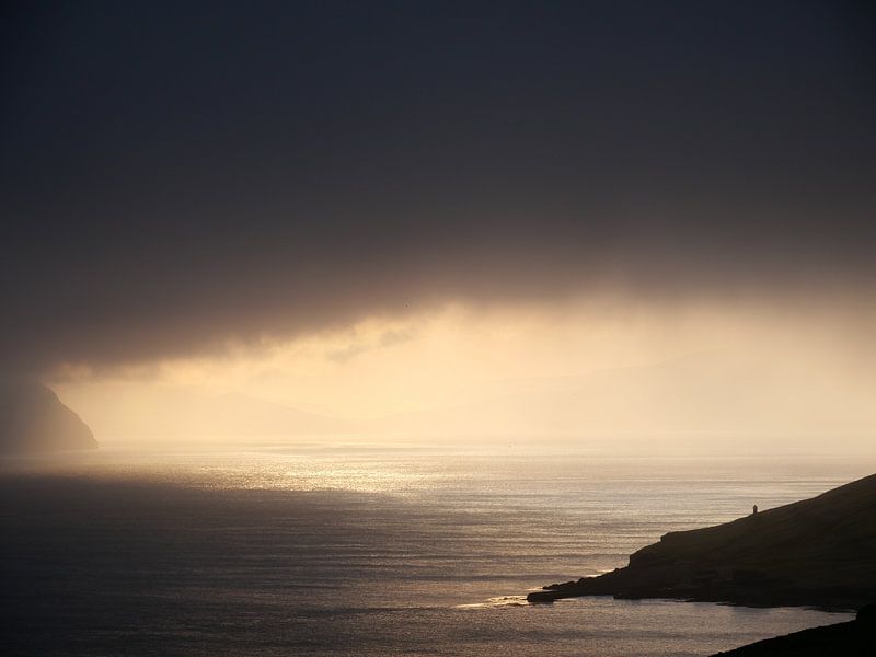 Extraordinary sunset on the Faroe Islands by Judith van Wijk