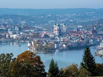 Uitzicht op de Drie Rivieren stad Passau in Beieren van Animaflora PicsStock