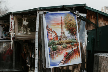 Bouquiniste entlang der Seine in Paris | Farbenfrohe Reisefotografie