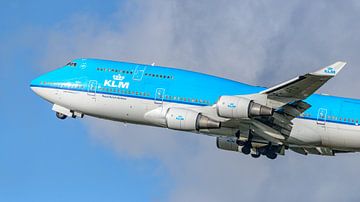 Opstijgende KLM Boeing 747-400M jumbojet.