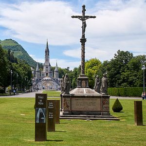 Wallfahrtsort Lourdes von Ad Jekel