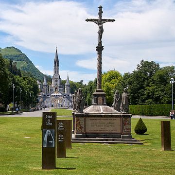 Bedevaartplaats Lourdes van Ad Jekel