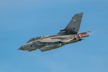 Royal Air Force Panavia Tornado met afterburner!