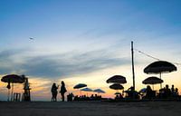Zomerse avond; strand van Noordwijk van Jeanette van Starkenburg thumbnail
