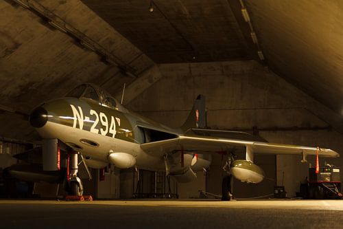 Hawker Hunter in een shelter