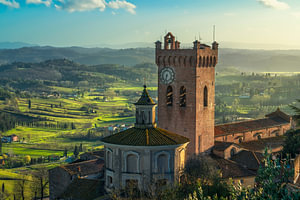 Glockenturm der Kathedrale von San Miniato