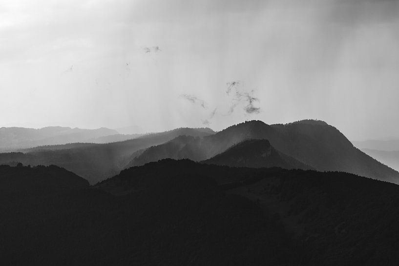 Pluie dans les montagnes par Jarno Dorst
