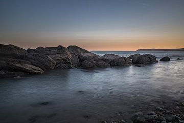 Große Steine an der Opalküste von Marian van der Kallen Fotografie