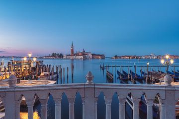 Venedig Pier am Morgen von Jean Claude Castor