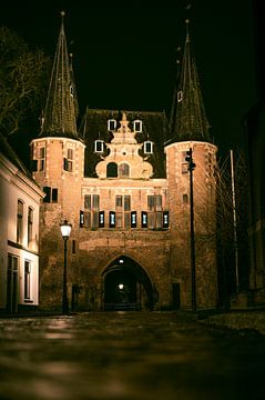 Broederpoort in Kampen bij nacht