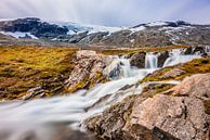 Waterval bij de Geiranger Gletsjer in Noorwegen van Wouter Loeve thumbnail