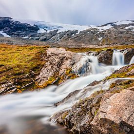 Waterval bij de Geiranger Gletsjer in Noorwegen van Wouter Loeve