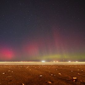 Aurore boréale sur la plage de Scheveningen sur Anne Zwagers