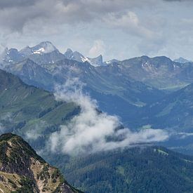 Poesie des Gebirges – Der Hohe Ifen im Spiel von Licht und Wolken von Walter G. Allgöwer