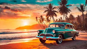 Oldtimer am Strand mit Sonnenuntergang