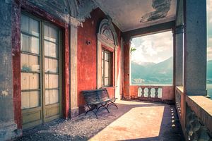 Verlassene Villa mit Blick auf den Lago Maggiore
