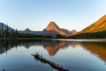 Glacier National Park, sunrise Two Medicine Lake, Montana, USA by Jeroen van Deel