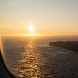 Sonnenuntergang vom Flugzeug aus von Xulé Bogers