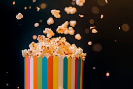 Bubbelende popcorn in een kleurrijke beker van Poster Art Shop